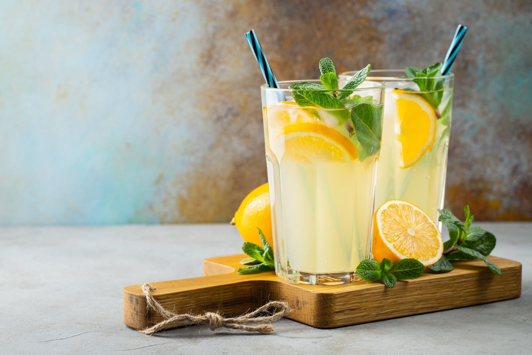 Stay Hydrated in the Summer Heat: Top 10 Refreshing Beverages for Optimal Health