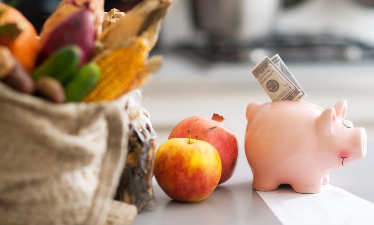 Healthy Eating on a Budget: Tips and Tricks for Eating Well Without Breaking the Bank