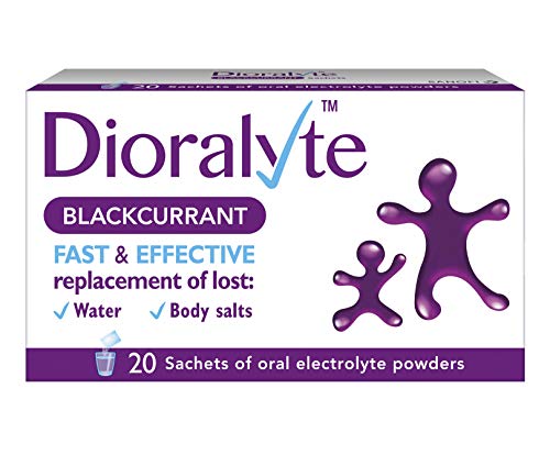 Dioralyte Supplément de Réhydratation Électrolytes Remplacement de l'Eau Corporelle Perdue et des Sels Goût Cassis 20 Sachets 24 g