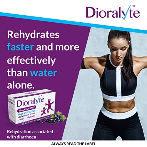 Dioralyte Supplément de Réhydratation Électrolytes Remplacement de l'Eau Corporelle Perdue et des Sels Goût Cassis 20 Sachets 24 g